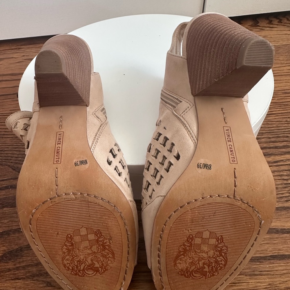 Vince Camuto Beige Suade Peep-Toe Stacked 3 Inch Heel Cut-Out Bootie Size 39 - Picture 11 of 13